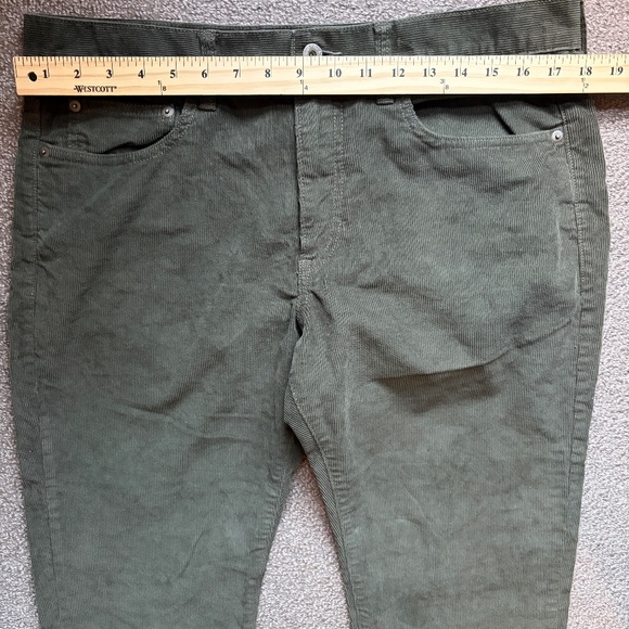 J. Crew Men’s 770 Straight Fit 5 Pocket Olive Stretch Corduroy Pant | Size 33x32 - Picture 5 of 16